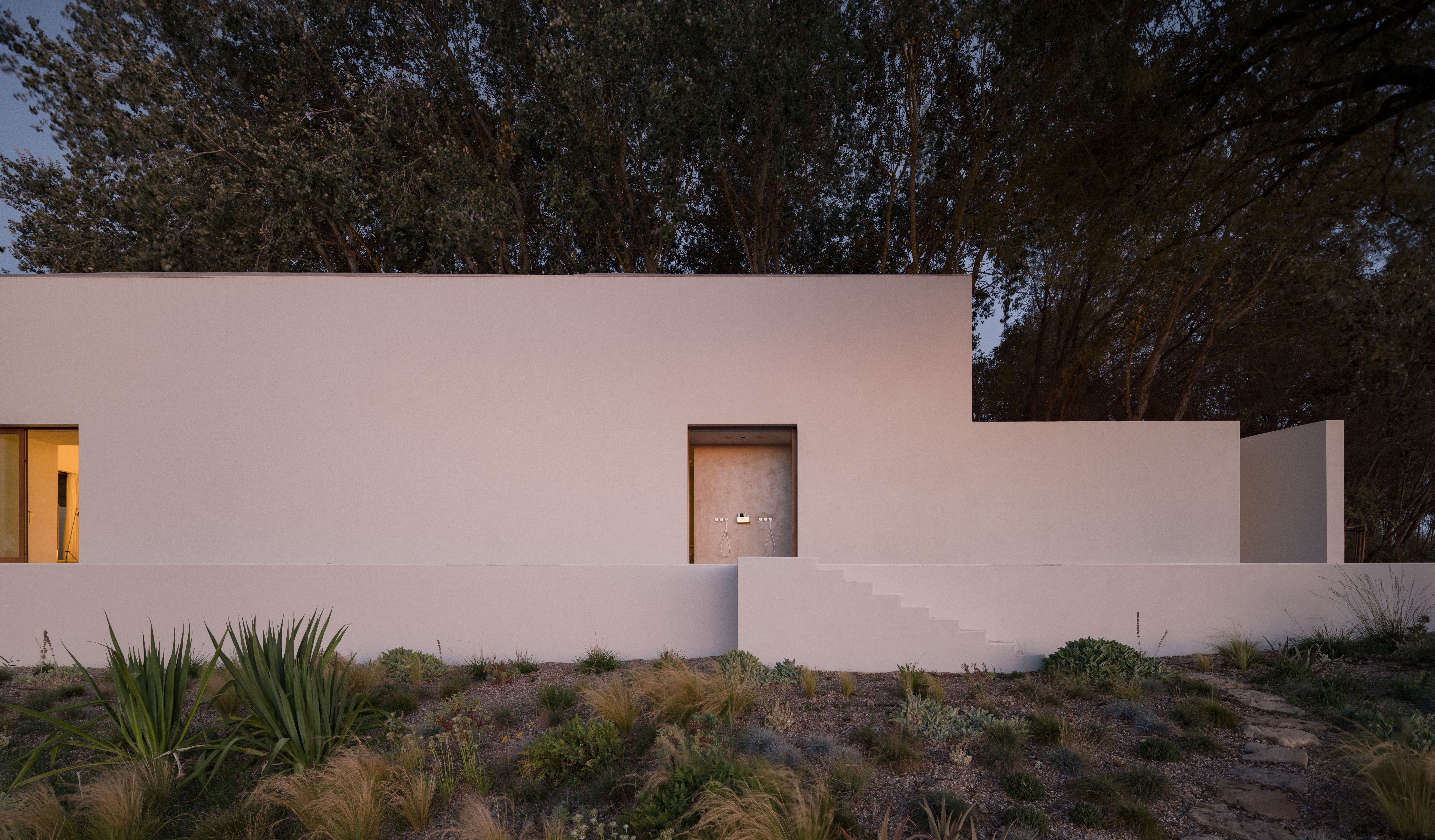 Quinta do alamo , a Portuguese house by Matteo Arnone